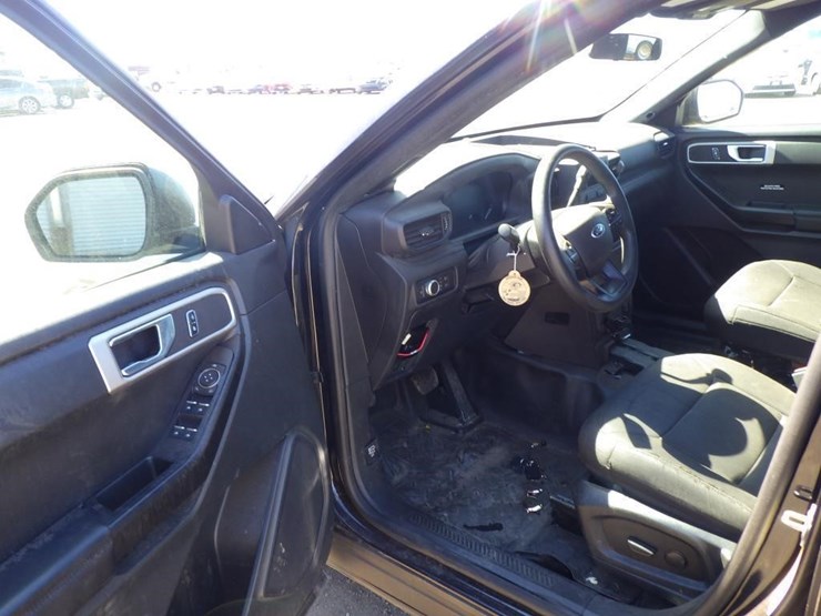 2021-ford-explorer-image-6