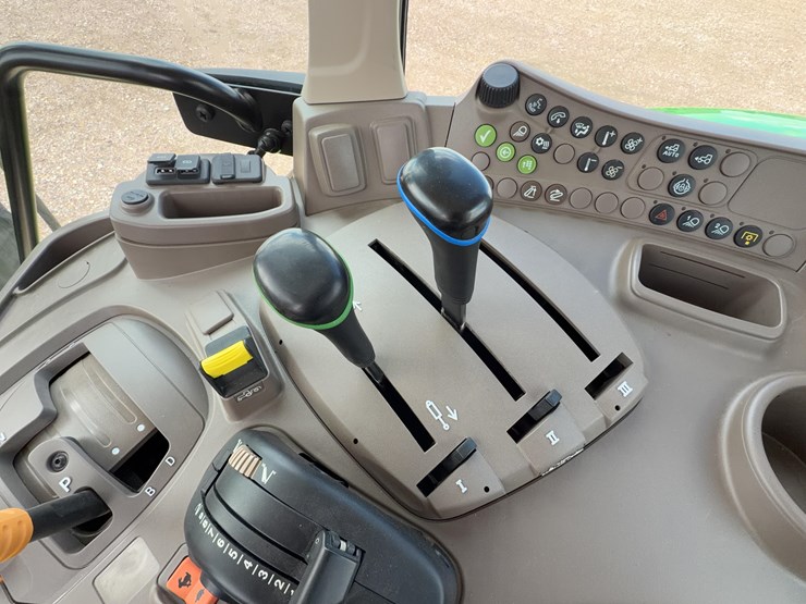 2023-john-deere-6130m-image-43