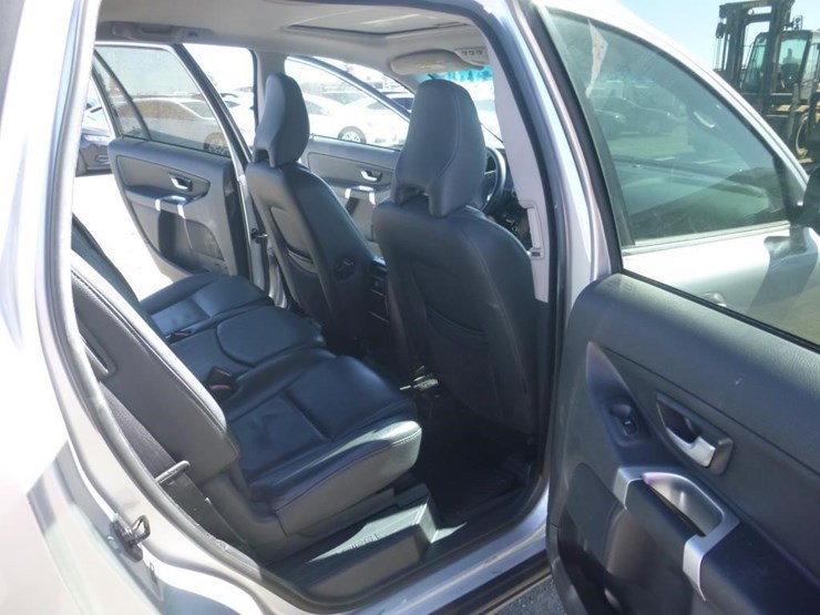 2010-volvo-xc90-image-8