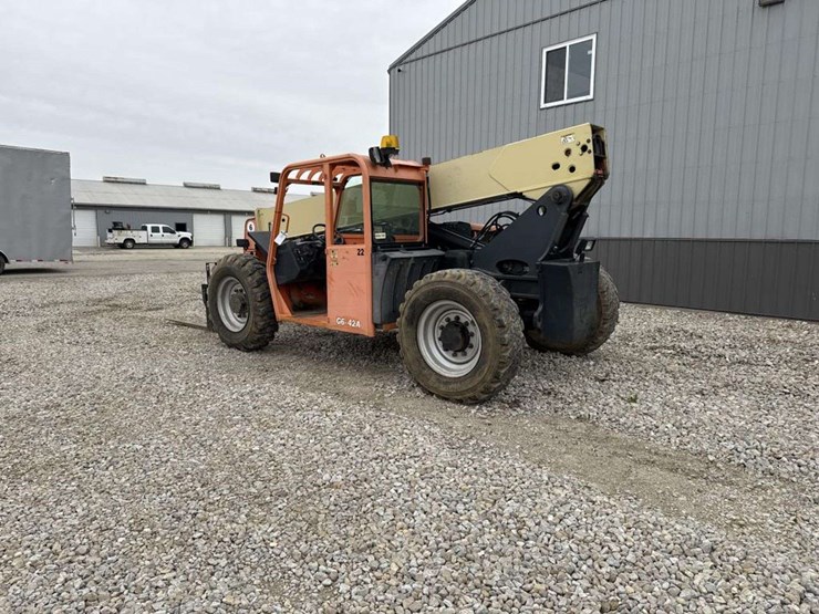2012-jlg-g6-42a-image-3