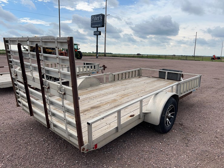 2020-aluma-utility-trailer-image-3