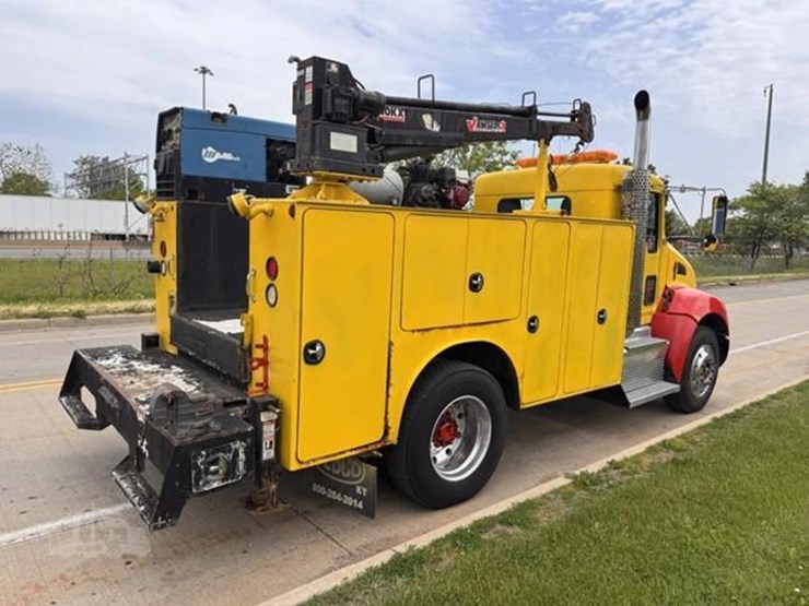 2011-kenworth-t300-image-4