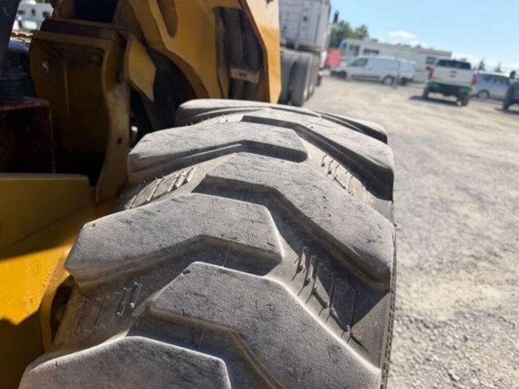 2014-caterpillar-262d-image-36