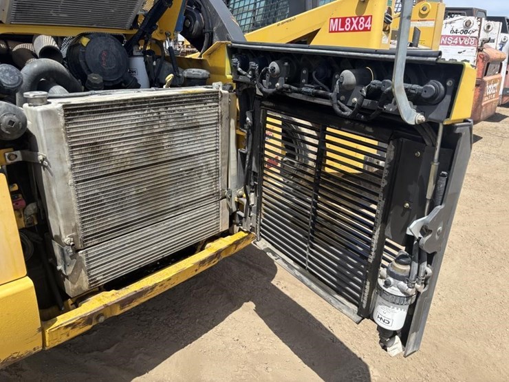 2021-new-holland-l328-image-44