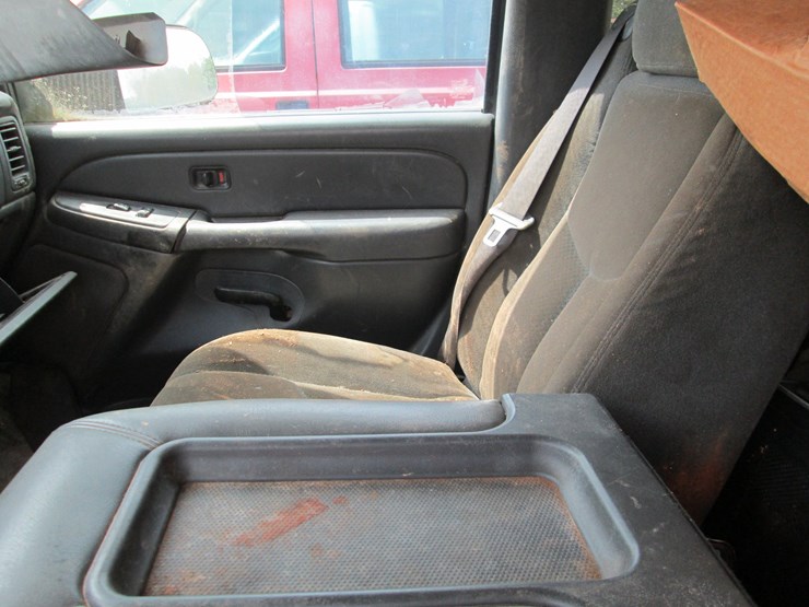 2005-gmc-2500hd-image-27