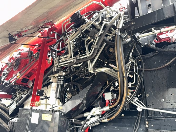 2022-case-ih-8250-image-38