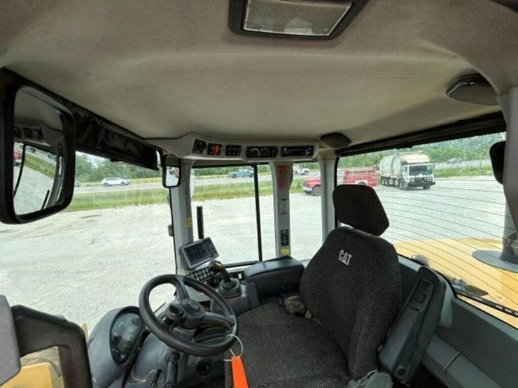 2016-caterpillar-938k-image-17