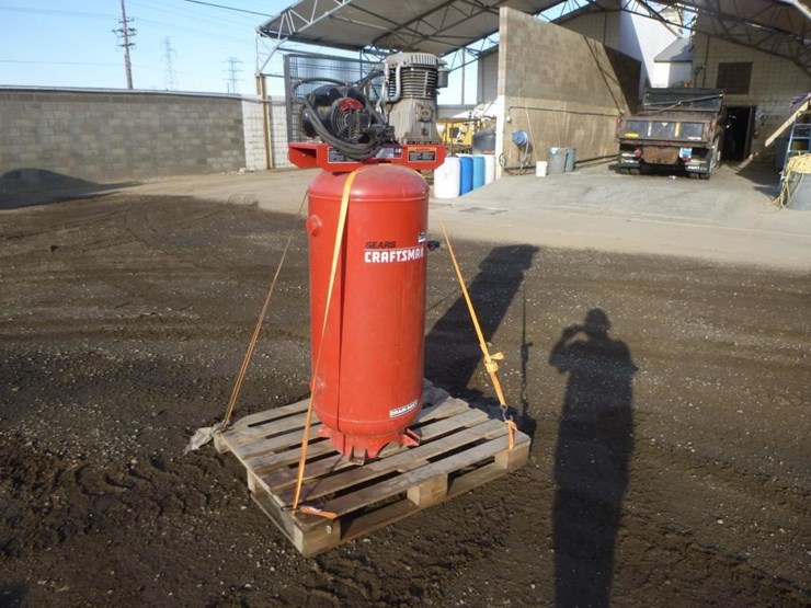 sears-craftsman-60gal-air-compressor-image-2