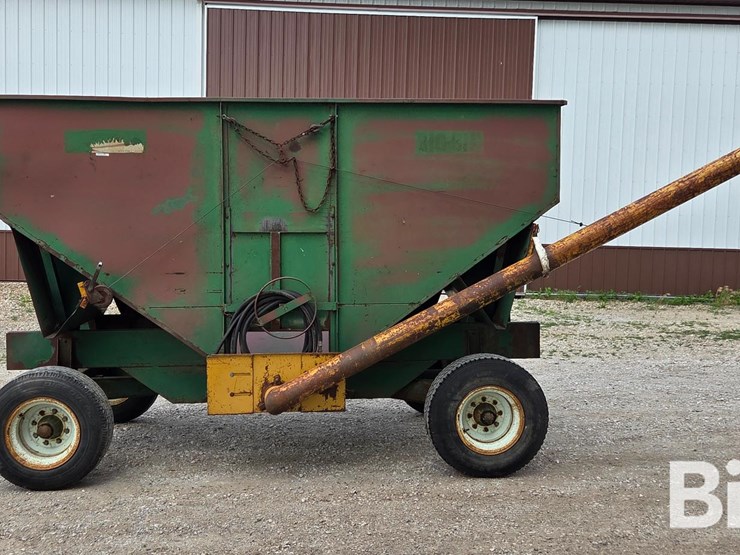 dakon-1212-dakon-gravity-wagon-with-hydraulic-auger-image-8