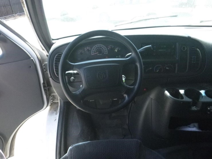 2003-dodge-ram-van-image-10