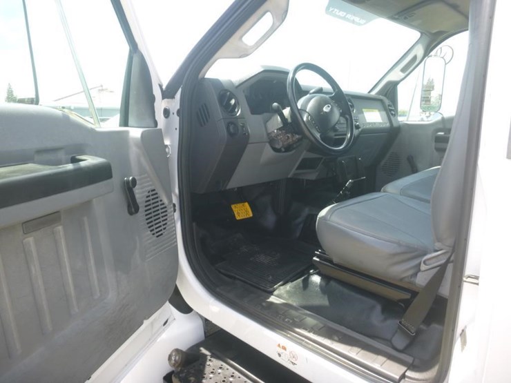 2012-ford-f650-image-12