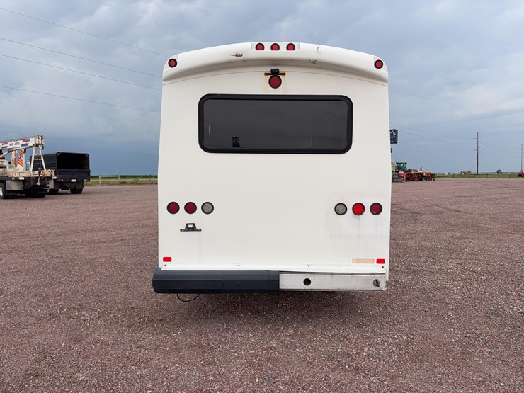 2015-champion-bus-inc.-ch230rl-mini-bus-image-6