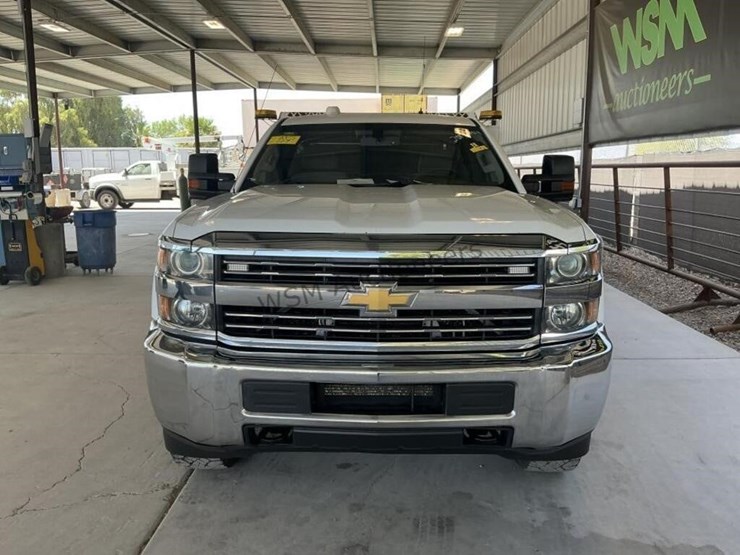 2017-chevrolet-3500hd-image-3