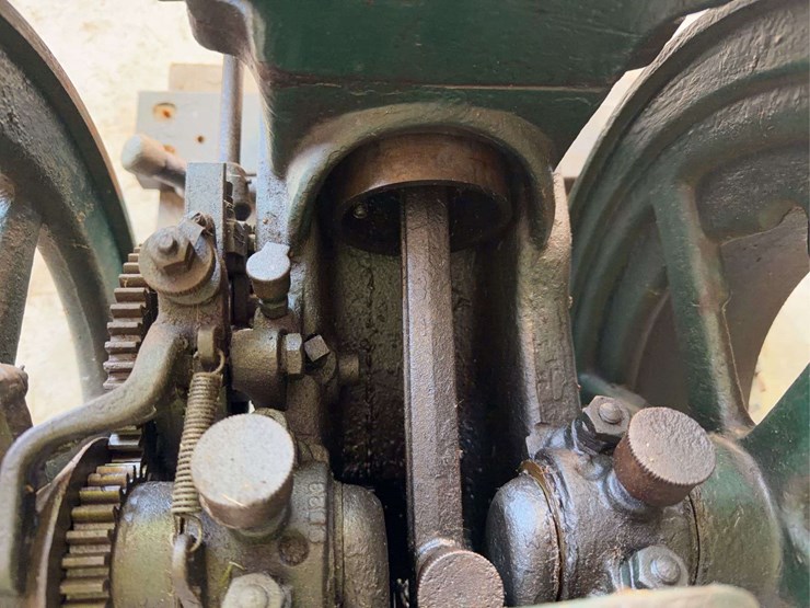 rock-island-1-1/2-hp-engine-image-11