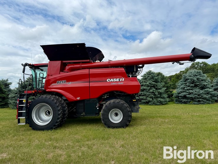 2023-case-ih-8250-image-8