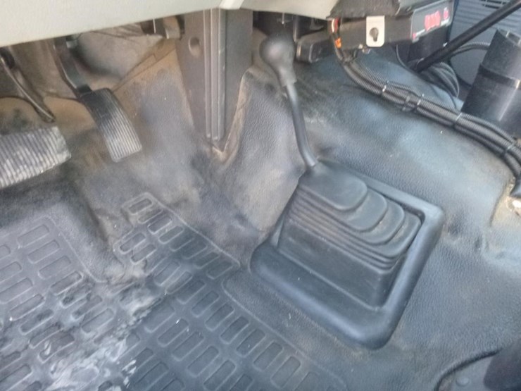 2013-ford-f550-image-19
