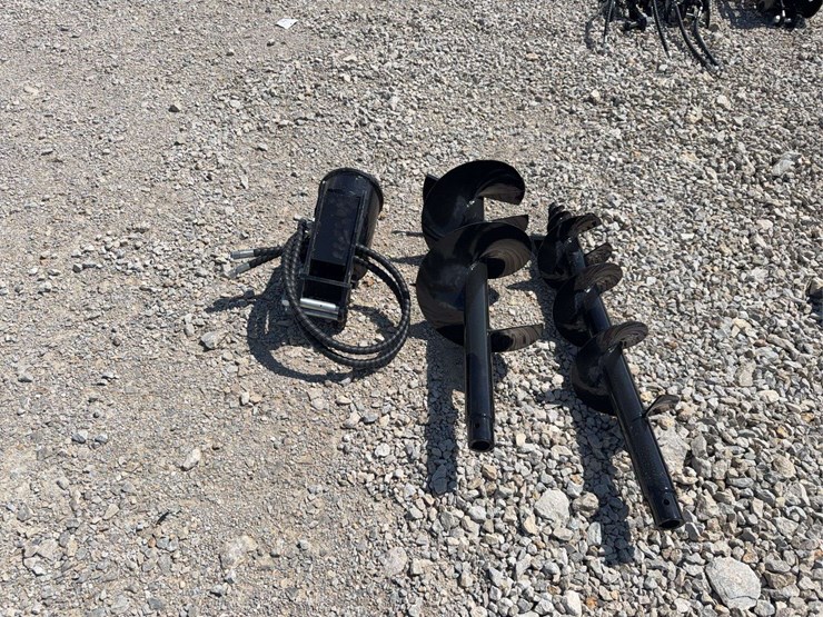 hydraulic-auger-attachment-with-two-augers-image-2
