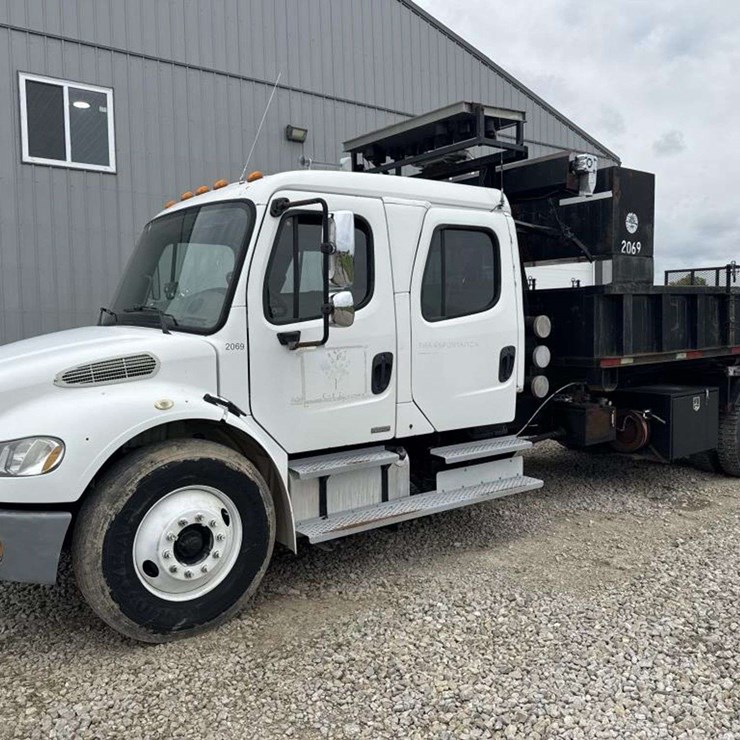 2010 Freightliner Roll Off Truck