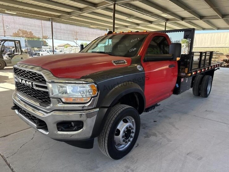 2021-ram-5500-f/b-image-4