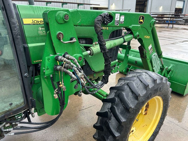 2012-john-deere-5101e-image-18