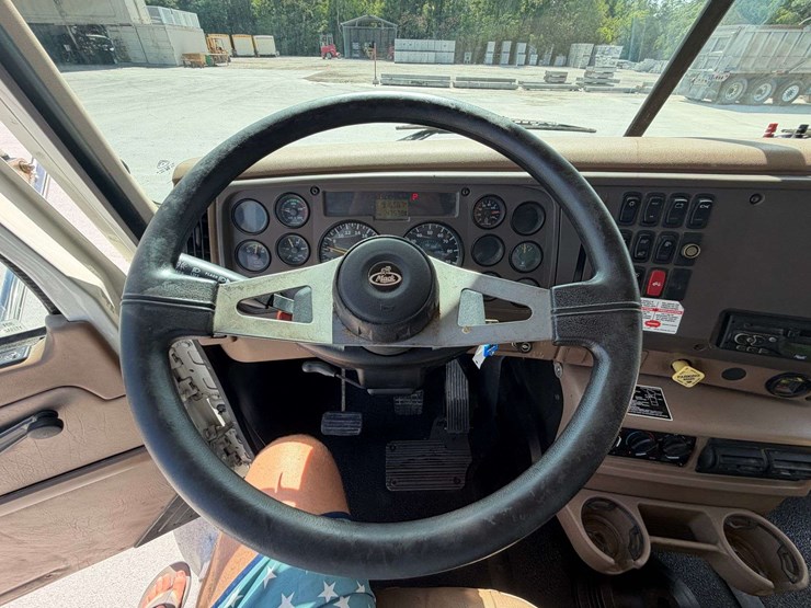 2006-mack-granite-ct713-image-28