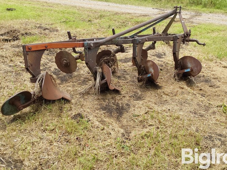 ford-4x14"-mounted-plow-image-5
