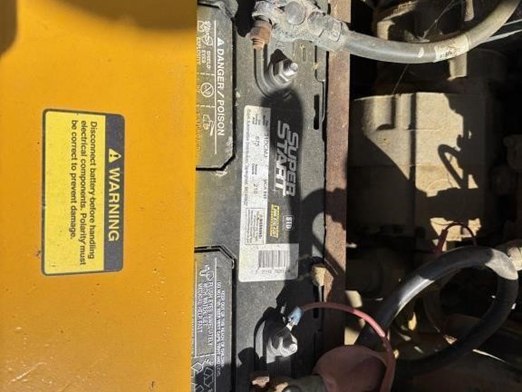 caterpillar-v80e-image-35