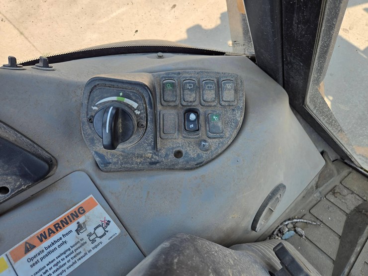 2015-case-590sn-image-8