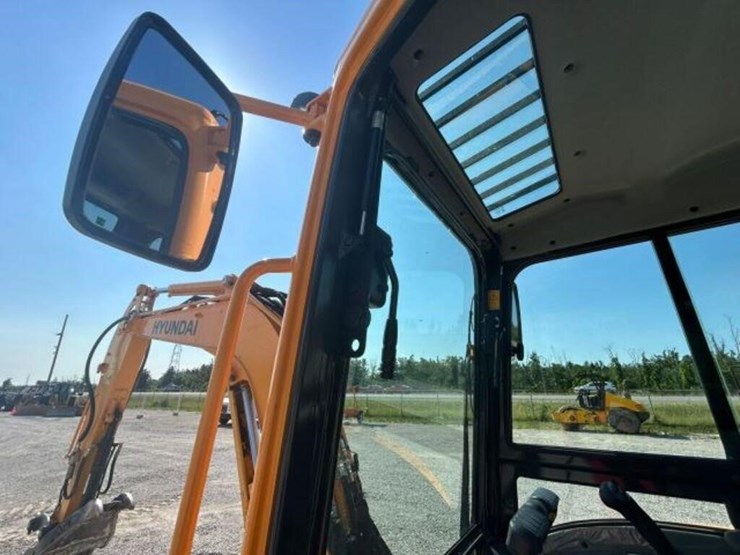 2021-hyundai-robex-35z-9a-image-23