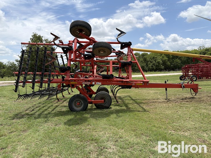 2018-kuhn-4000-25w-25’-field-cultivator-image-4