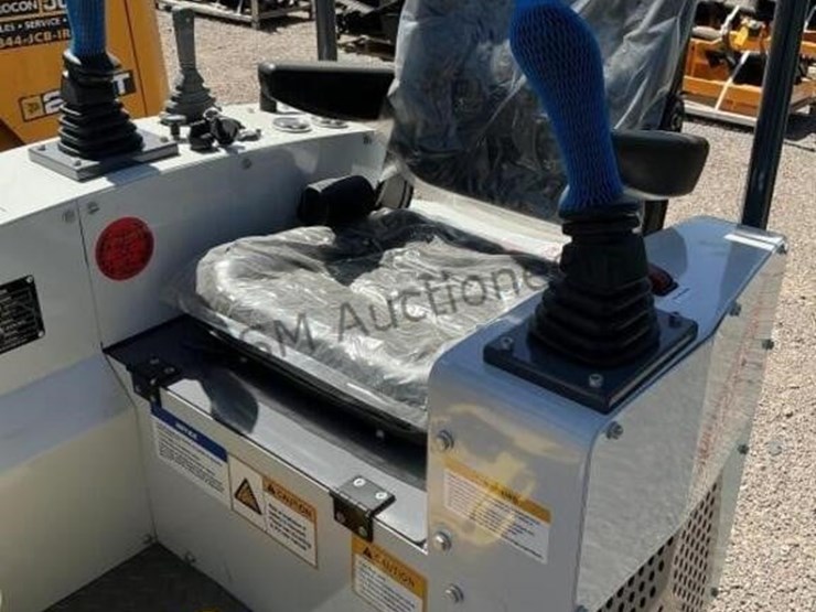 2025-battler-et15h-mini-excavator-image-9