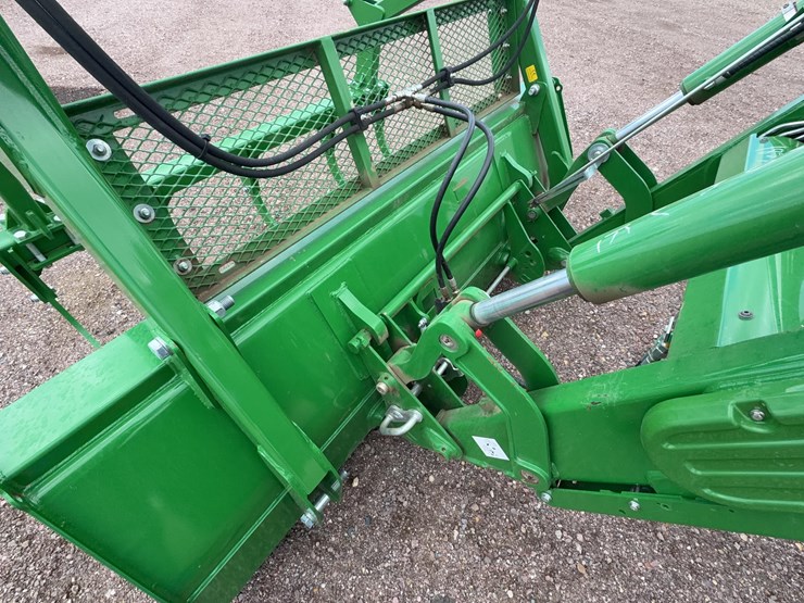 2023-john-deere-6130m-image-12