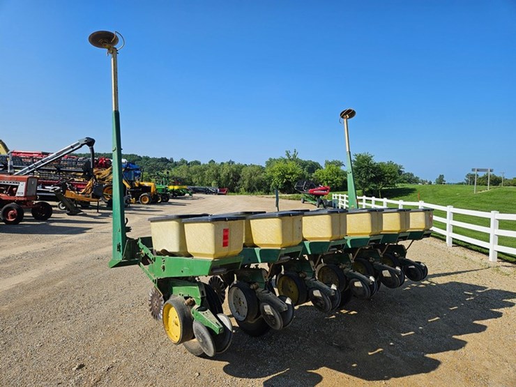 john-deere-7000-image-3