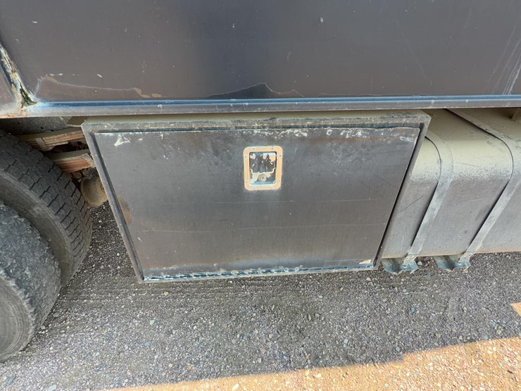 1997-mack-ms200p-dump-truck-image-9