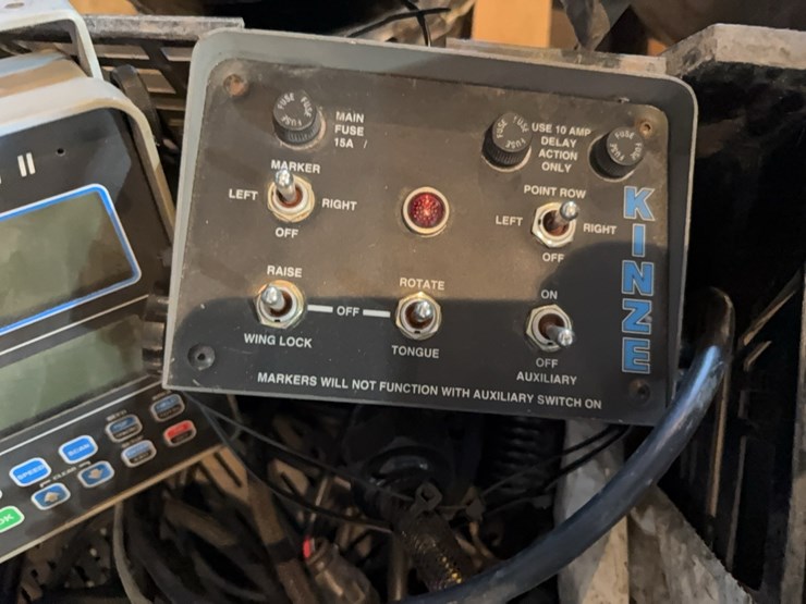 kinze-3600-image-37