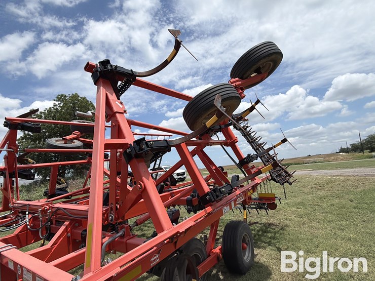 2018-kuhn-4000-25w-25’-field-cultivator-image-14