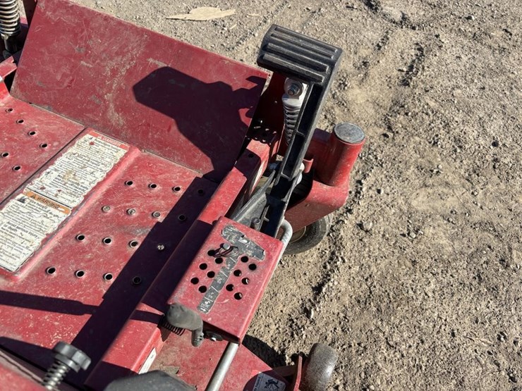 2017-ferris-400s-zero-turn-mower-image-16