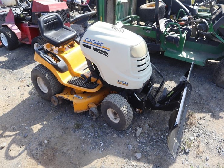 cub-cadet-lt1042-image-1