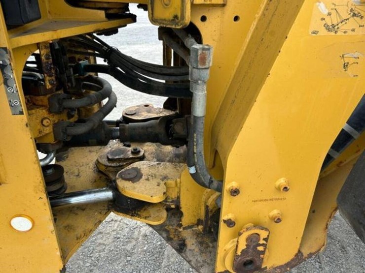 2016-caterpillar-938k-image-42