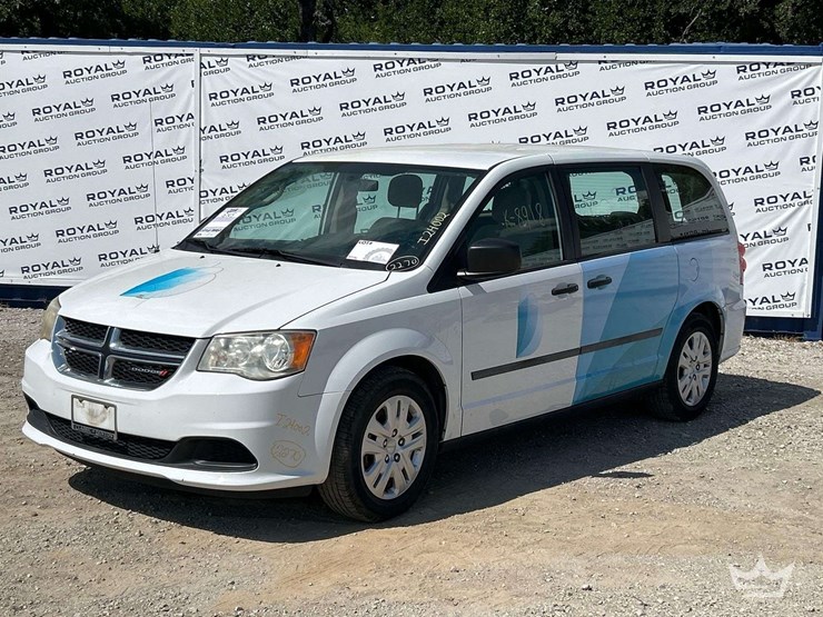 2014-dodge-caravan-image-1