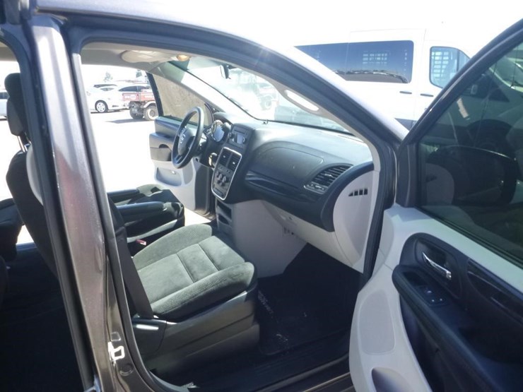 2017-dodge-grand-caravan-image-6
