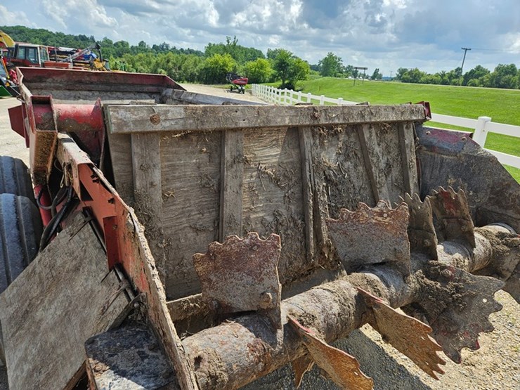 new-holland-195-image-22