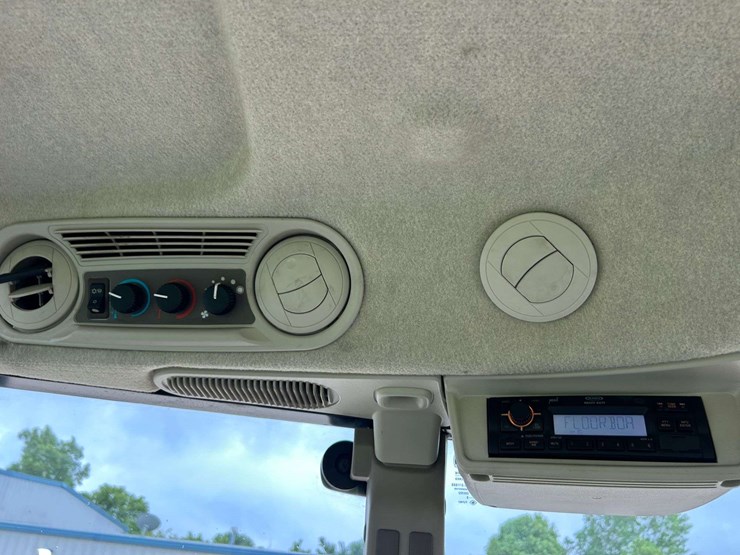 2019-john-deere-6120e-image-45