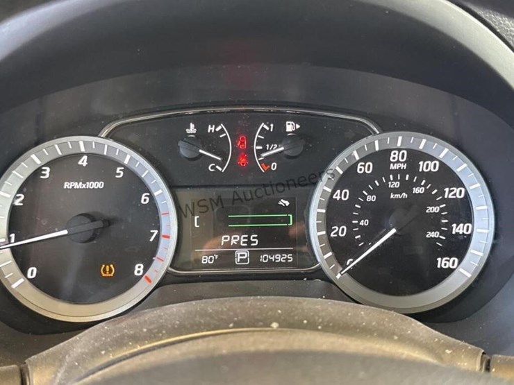 2014-nissan-sentra-sv-sdn-image-15