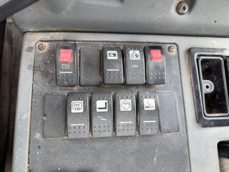 2010-caterpillar-924h-image-13