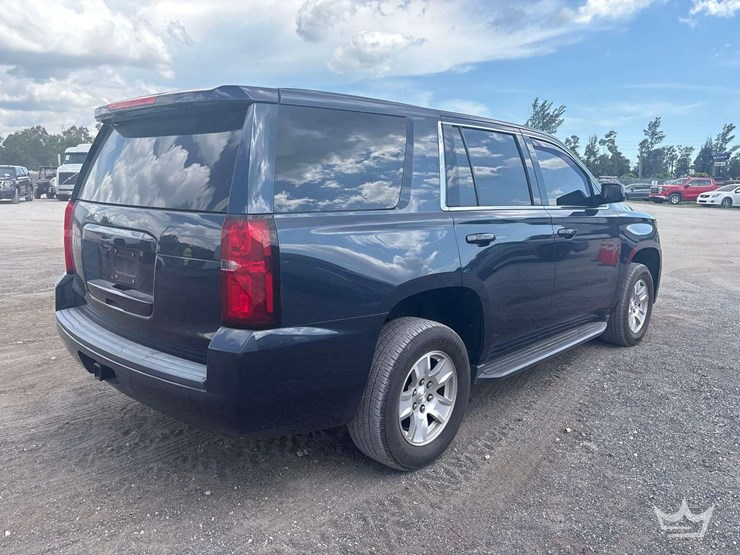 2018-chevrolet-tahoe-image-3