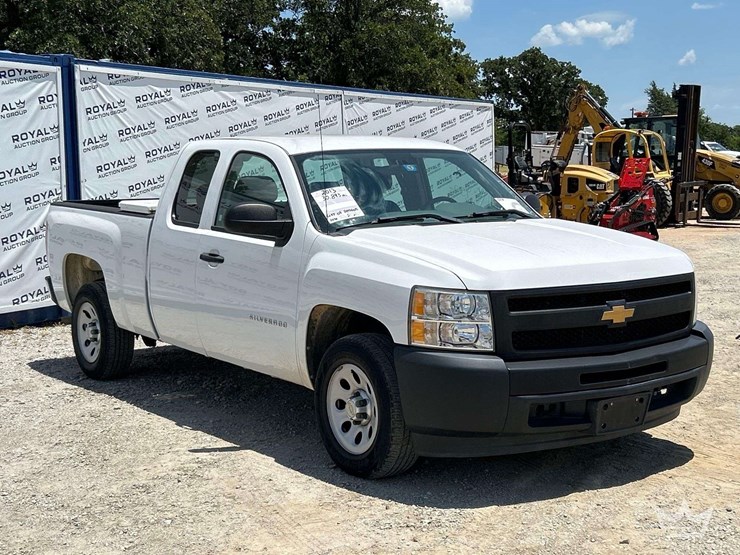 2013-chevrolet-silverado-image-4