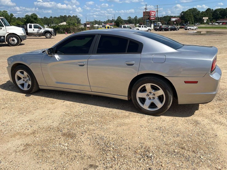 2014-dodge-charger-4-door-police-cruiser-(191,077-miles)-image-2