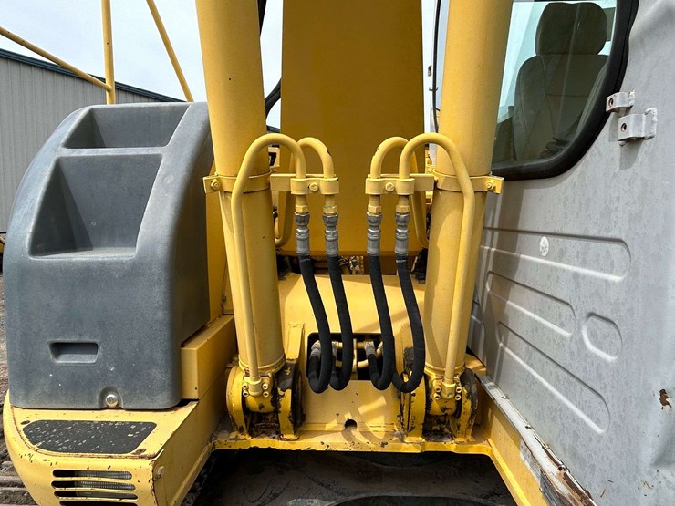 2003-kobelco-sk135sr-lc-image-11