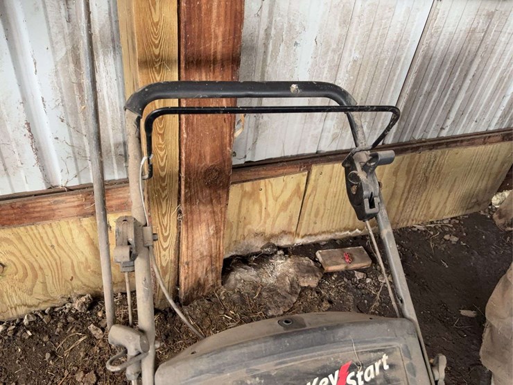 craftsman-6.5-horsepower-front-drive-walk-behind-lawn-mower-image-7
